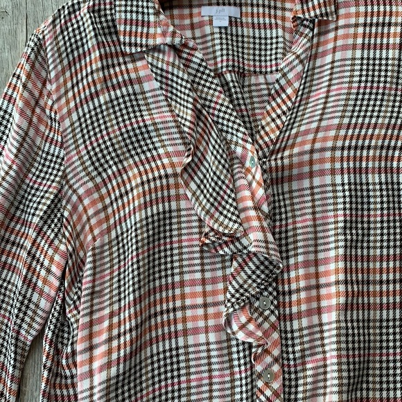 J.JILL PINK PLAID BUTTON FRONT BLOUSE. SIZE MEDIUM - Picture 3 of 5